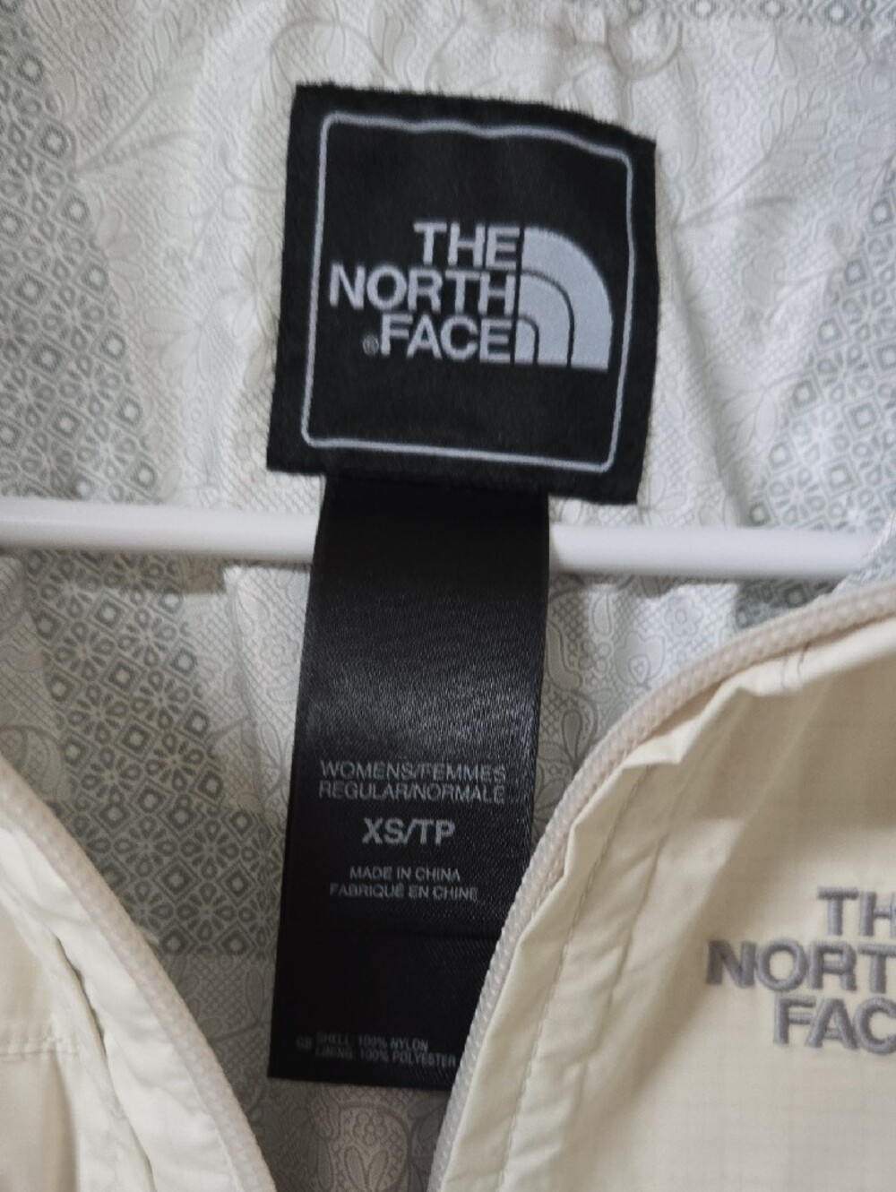 The North Face Hyvent Womens XS Cream Hooded Raincoat with Belt - Picture 2 of 12